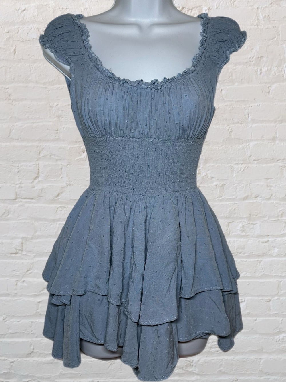 Princess Polly Ice Blue Lightweight Cinched Ruffle Romper in Fem US 2 (Small)